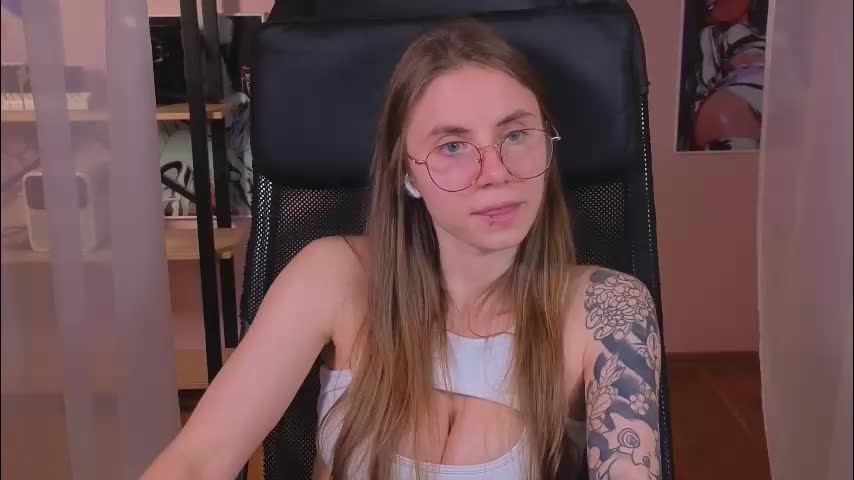 _lovelylove_ Cam Model Chat October 16, 2025