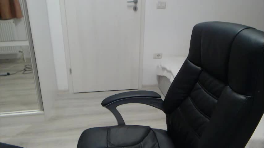 blue_eyes96 Cam Model Chat October 16, 2025