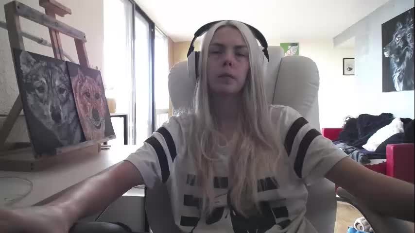 tinykylie Cam Model Chat October 16, 2025