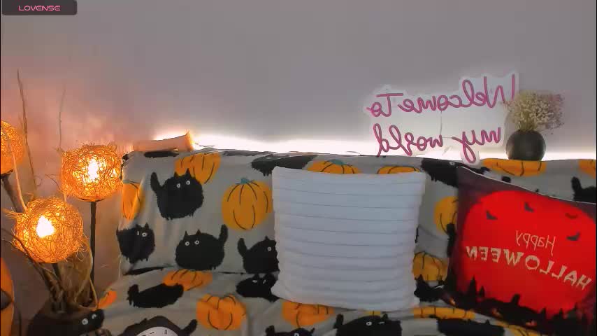 madis0n_crystal Cam Model Chat October 16, 2025