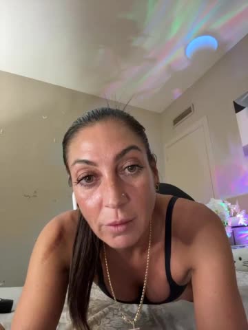 IrinkaGata Cam Model Chat October 16, 2025