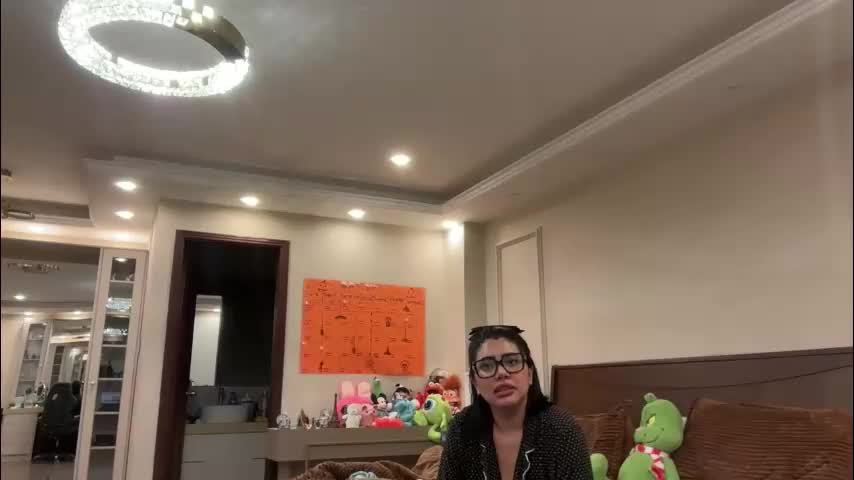 therealcamilabaddie Cam Model Chat October 16, 2025
