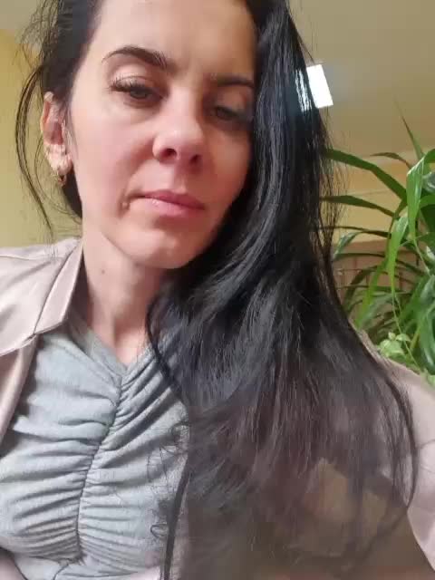 -France- Cam Model Chat October 16, 2025