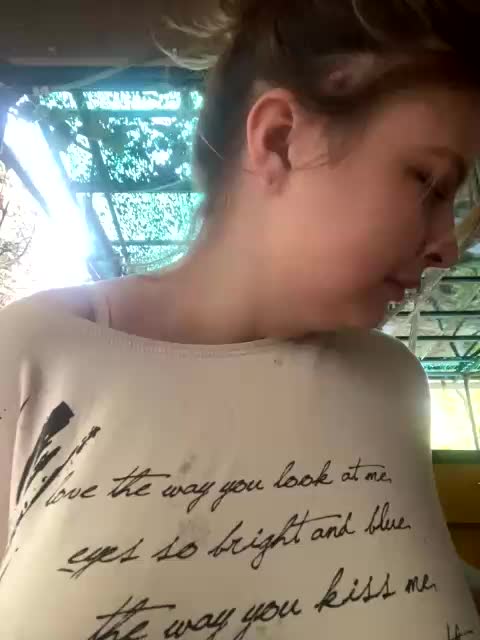 LilianLovee Cam Model Chat October 16, 2025