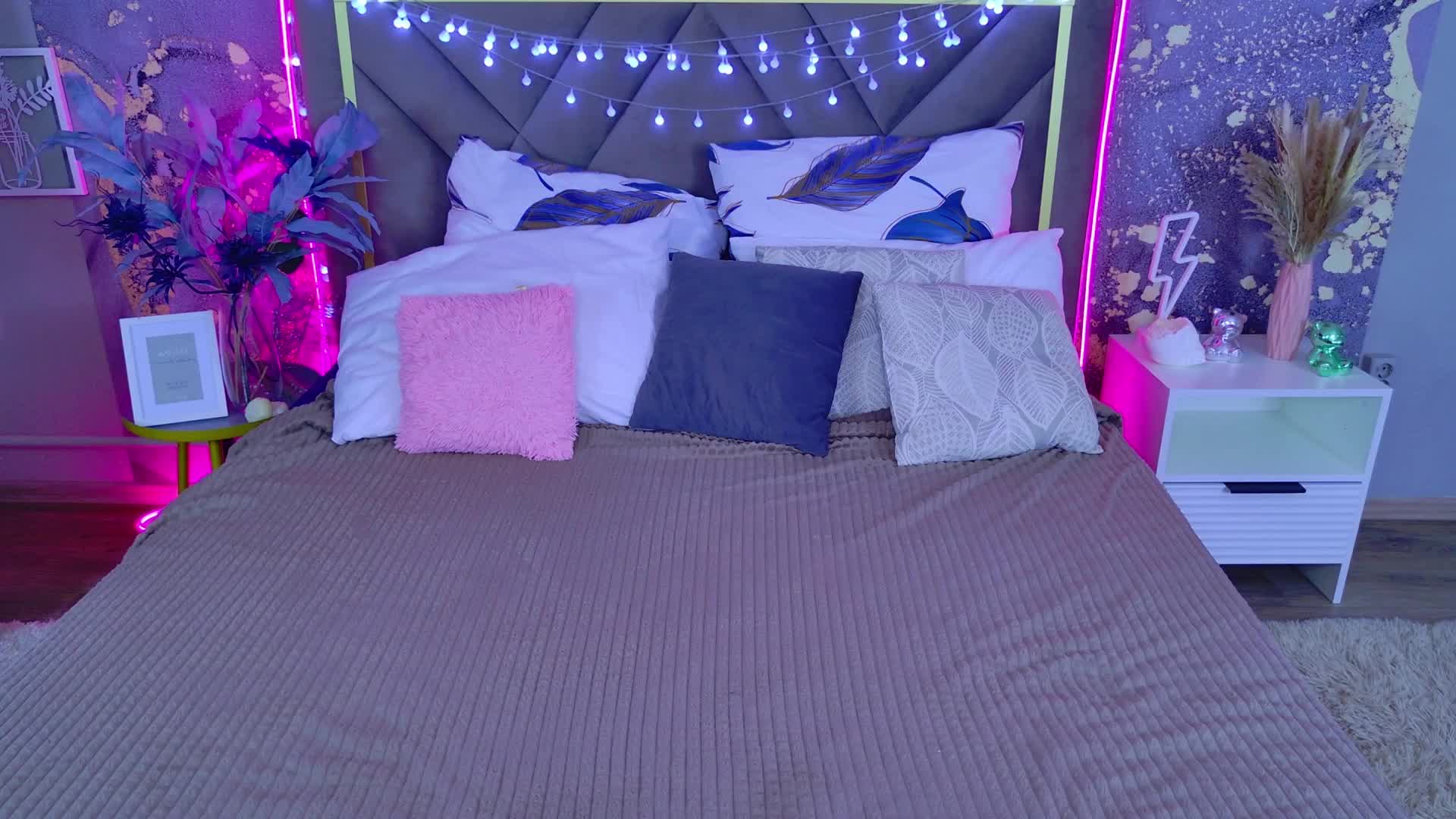 MonikaCarter Cam Model Chat October 16, 2025