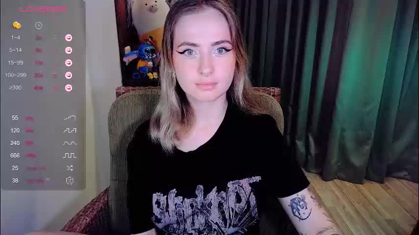 shyfoxxxy Cam Model Chat October 16, 2025