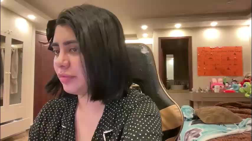 therealcamilabaddie Cam Model Chat October 16, 2025