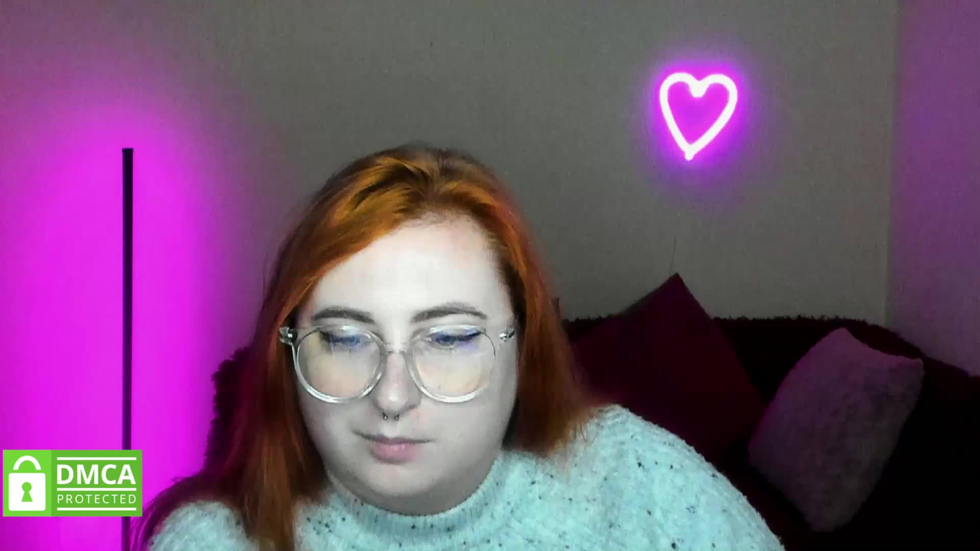 Aliciaredluv Cam Model Chat October 16, 2025