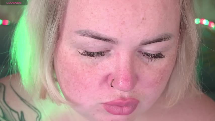 ZaraReignn Cam Model Chat October 16, 2025