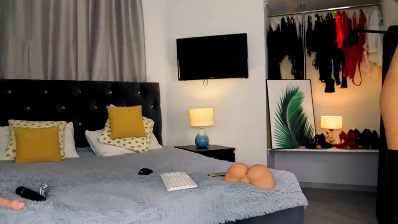 InvitingTina Cam Model Chat October 16, 2025