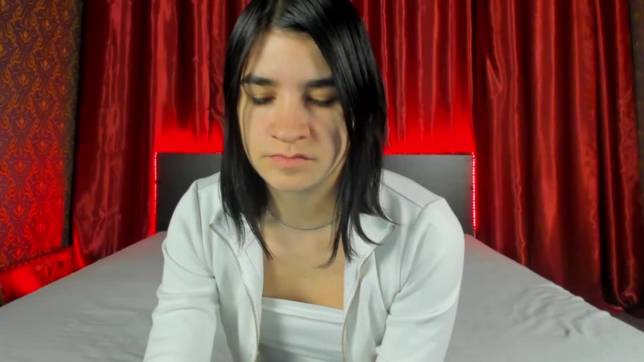 Polly-Love Cam Model Chat October 16, 2025