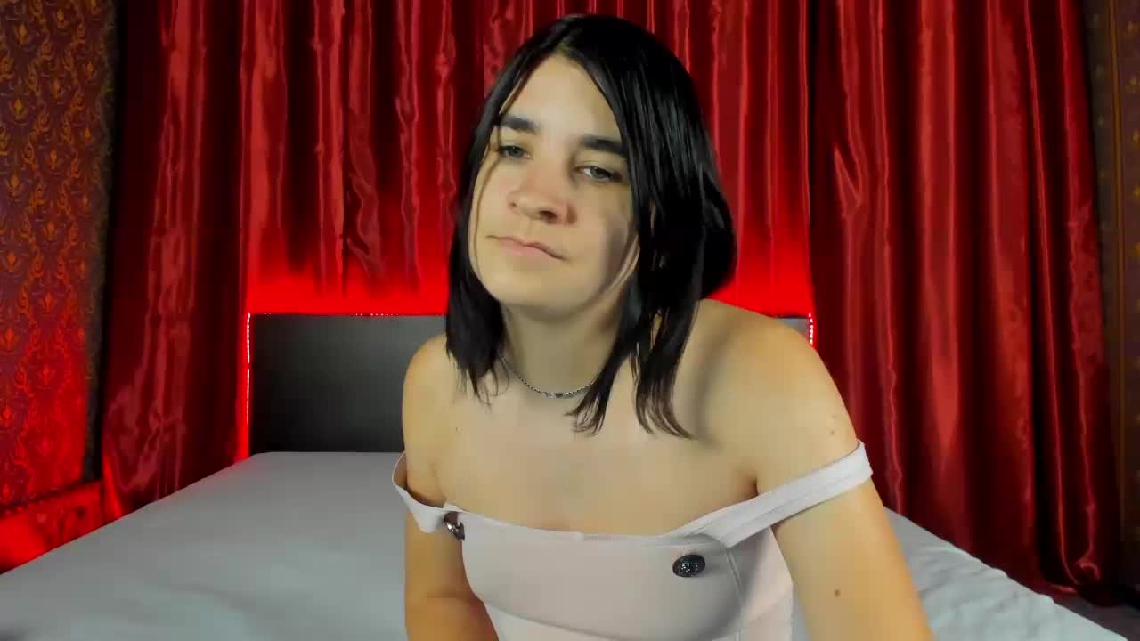 Polly-Love Cam Model Chat October 16, 2025