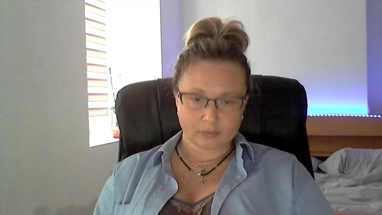 NERVOMOTINA Cam Model Chat October 16, 2025