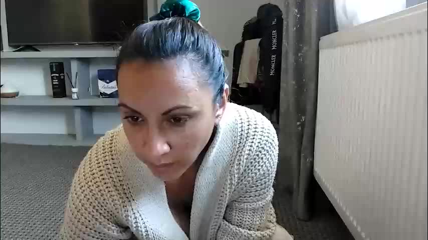crazybrenda89 Cam Model Chat October 16, 2025