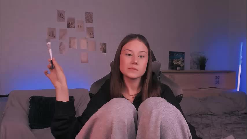 yourlovelystreamer Cam Model Chat October 16, 2025