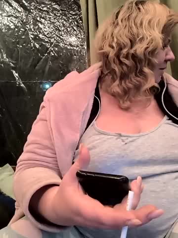 jusichka Cam Model Chat October 16, 2025