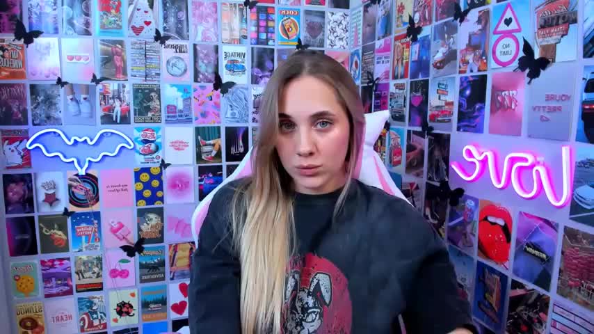 MiaMilas Cam Model Chat October 17, 2025