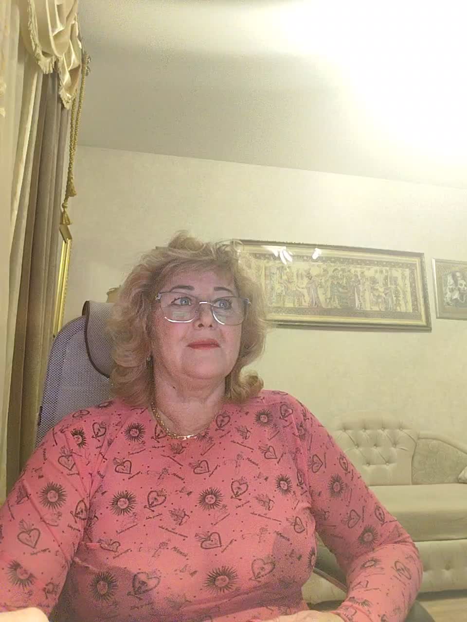 KarinkaSweet Cam Model Chat October 17, 2025