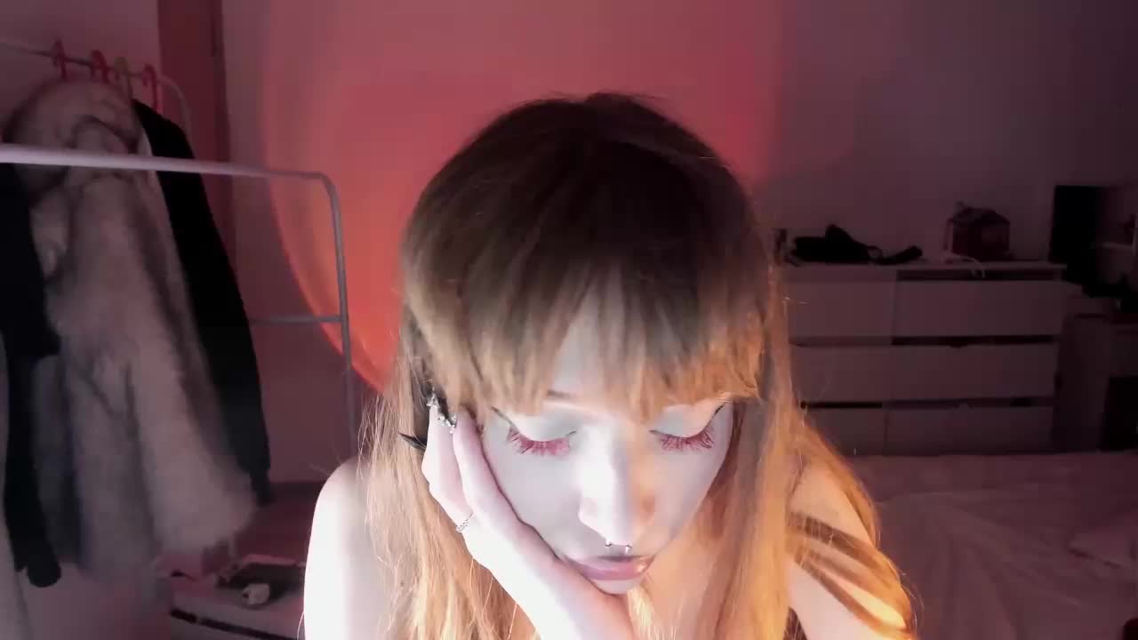 mnepohuyy Cam Model Chat October 17, 2025