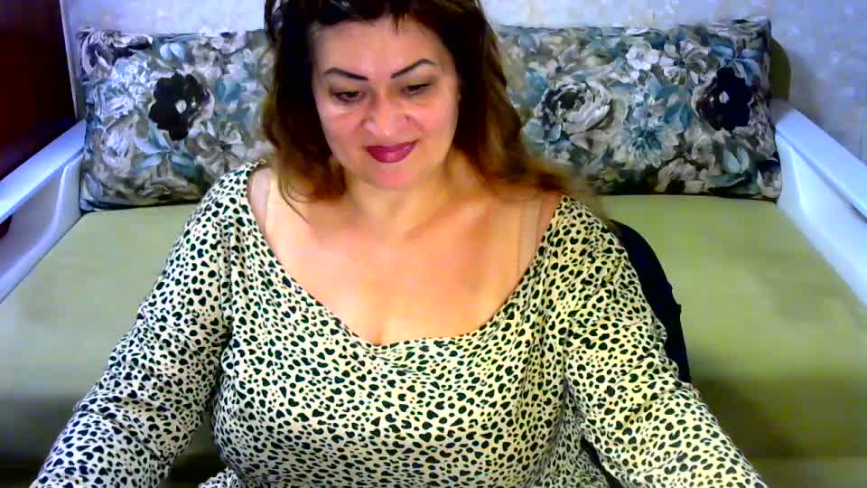 hugenipple Cam Model Chat October 17, 2025
