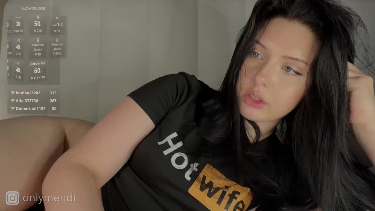 MENNDI Cam Model Chat October 17, 2025