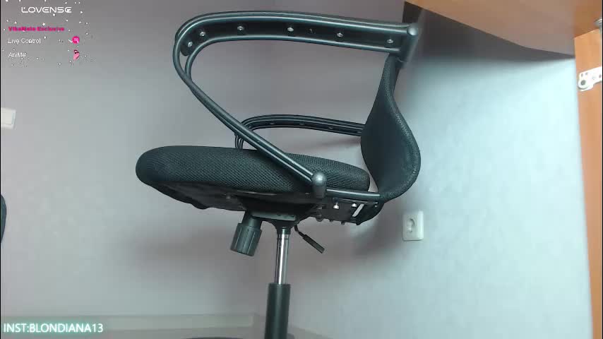 blondiana Cam Model Chat October 17, 2025