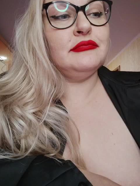 LoveSexNusha Cam Model Chat October 17, 2025