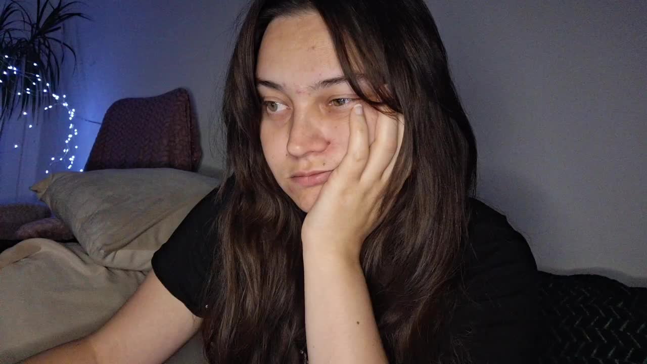 CyndeeWinter Cam Model Chat October 17, 2025