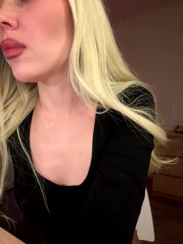 xDinnax Cam Model Chat October 17, 2025