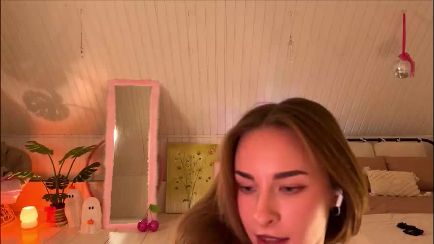 uwunikaa Cam Model Chat October 17, 2025