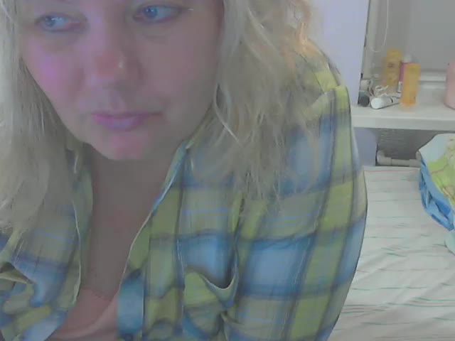 LucyAlexis Cam Model Chat October 17, 2025