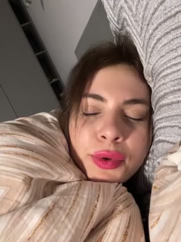 CurlyLara Cam Model Chat October 17, 2025