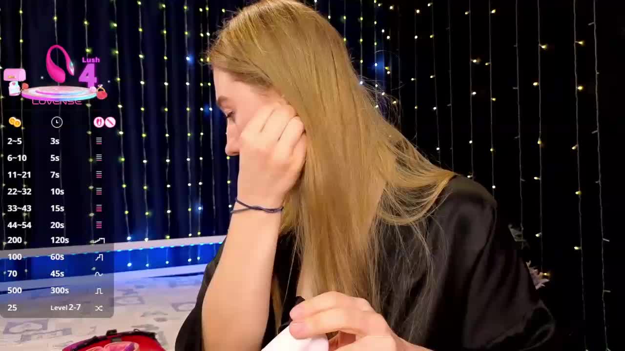 kiskaWEDNESDAY Cam Model Chat October 17, 2025