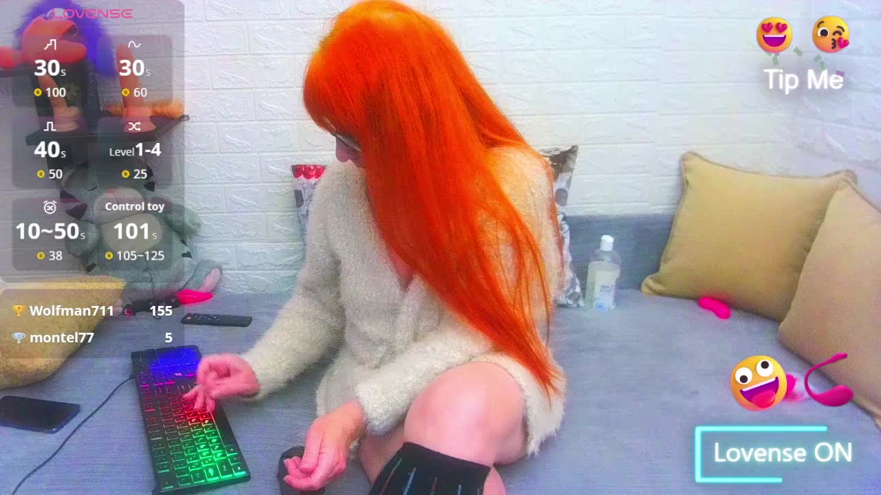 FoxyMature Cam Model Chat October 17, 2025