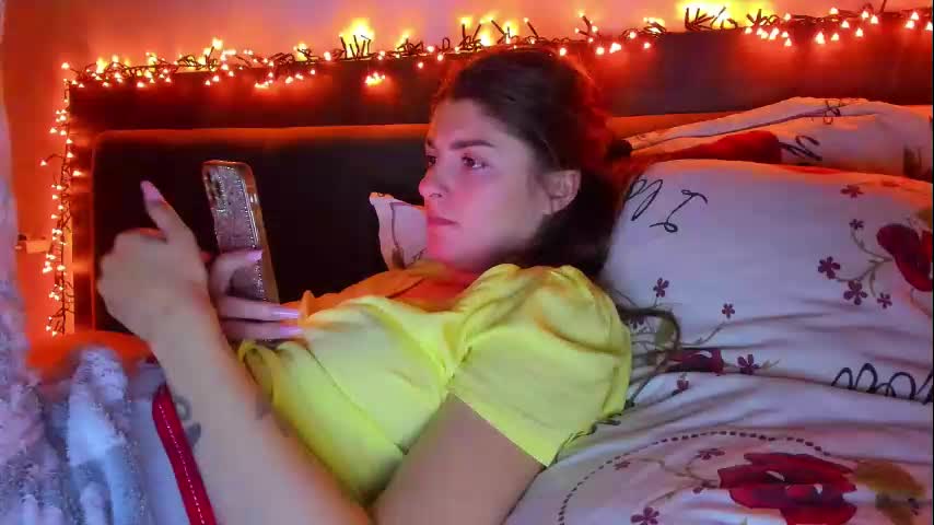 _just_a_simple_girl Cam Model Chat October 17, 2025