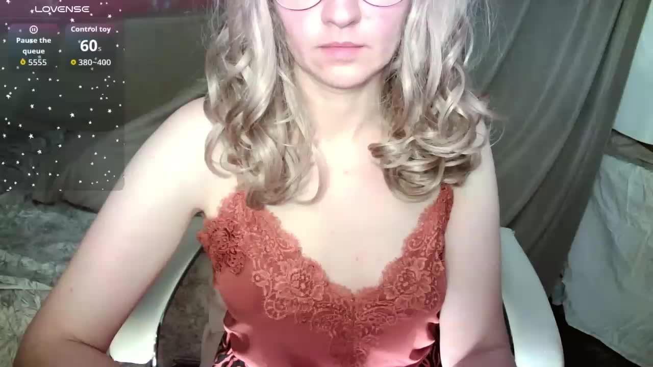 Victoria__Love Cam Model Chat October 17, 2025