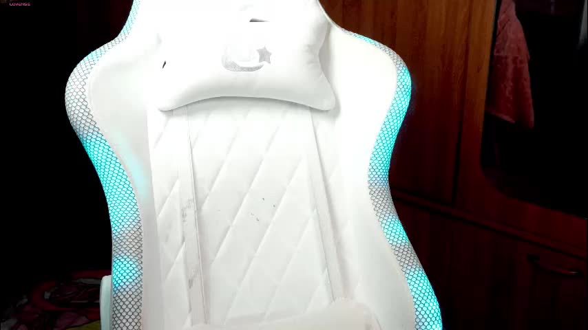 ho1yh01e Cam Model Chat October 17, 2025