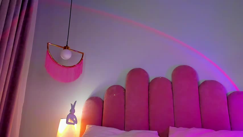 ElsaYoung Cam Model Chat October 17, 2025