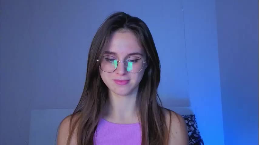 yumiiai Cam Model Chat October 17, 2025