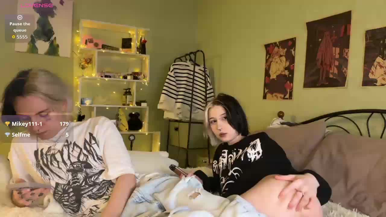 VeryRareTwins Cam Model Chat October 17, 2025