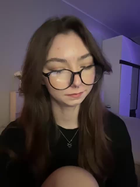 ShyAlya Cam Model Chat October 17, 2025