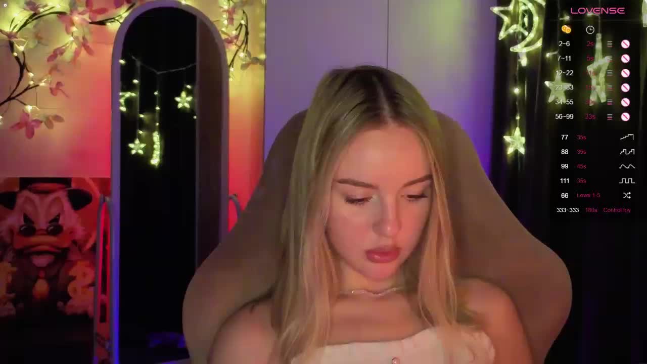 Nestyzz Cam Model Chat October 17, 2025