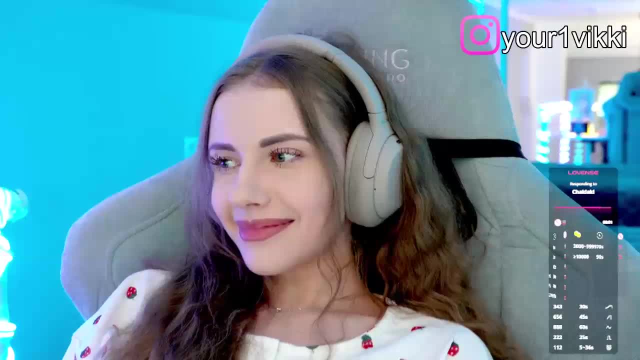 VikkiExtraCheese Cam Model Chat October 17, 2025