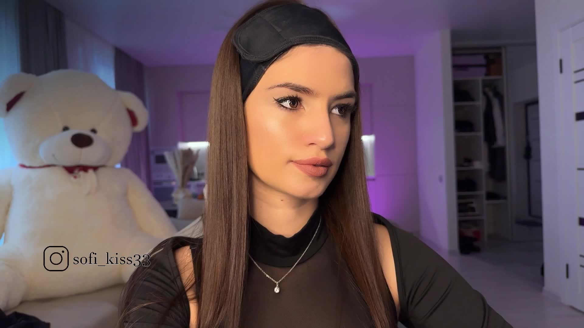 Sofi-Mi Cam Model Chat October 29, 2025