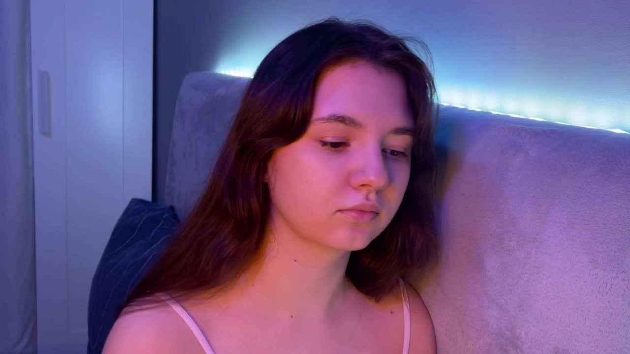 AlisaRichGold Cam Model Chat October 29, 2025