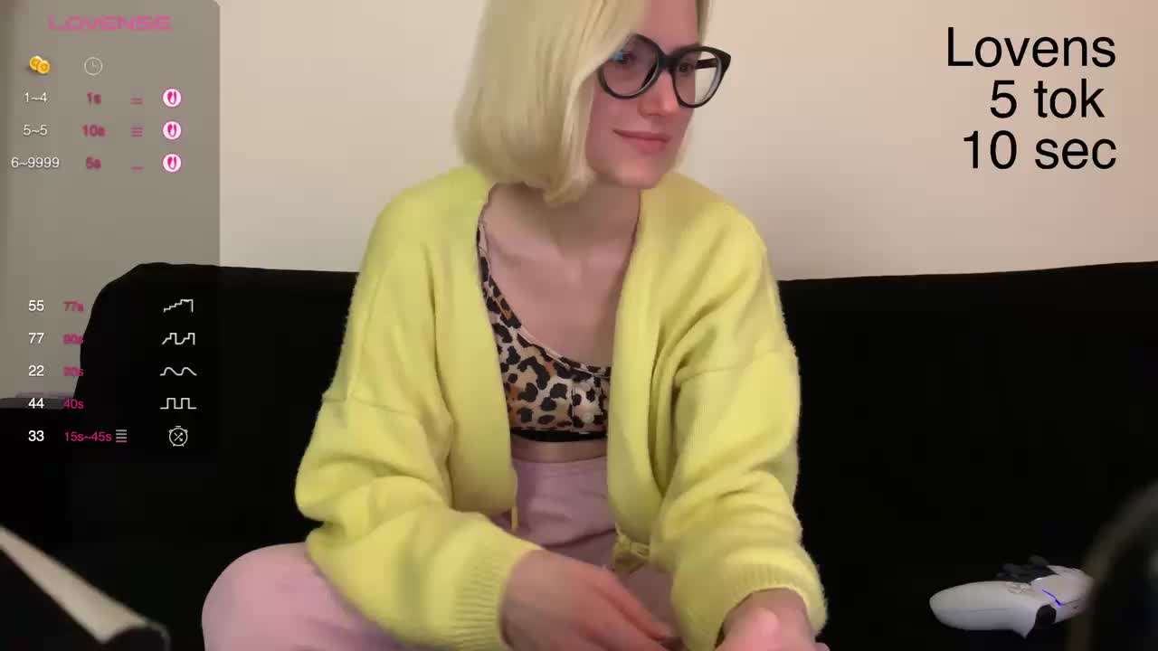 Sexy-Sweets Cam Model Chat October 29, 2025