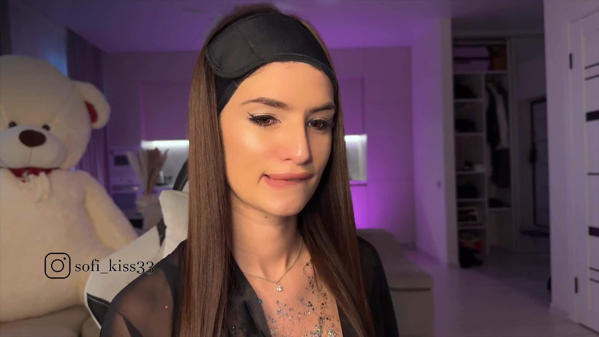 Sofi-Mi Cam Model Chat October 29, 2025