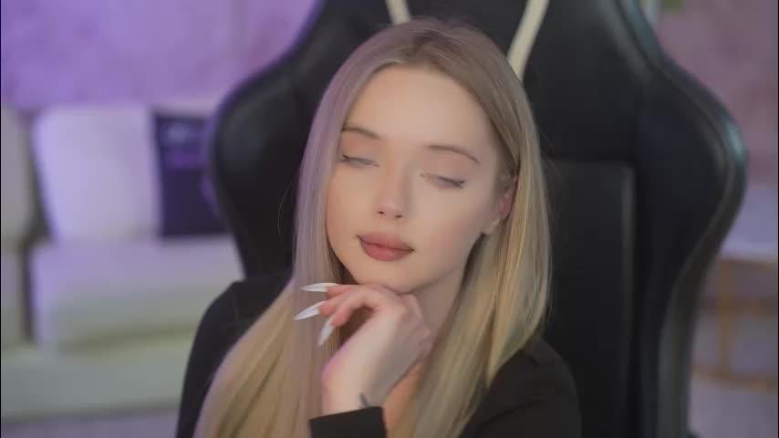 bright_diamonds_054 Cam Model Chat October 29, 2025