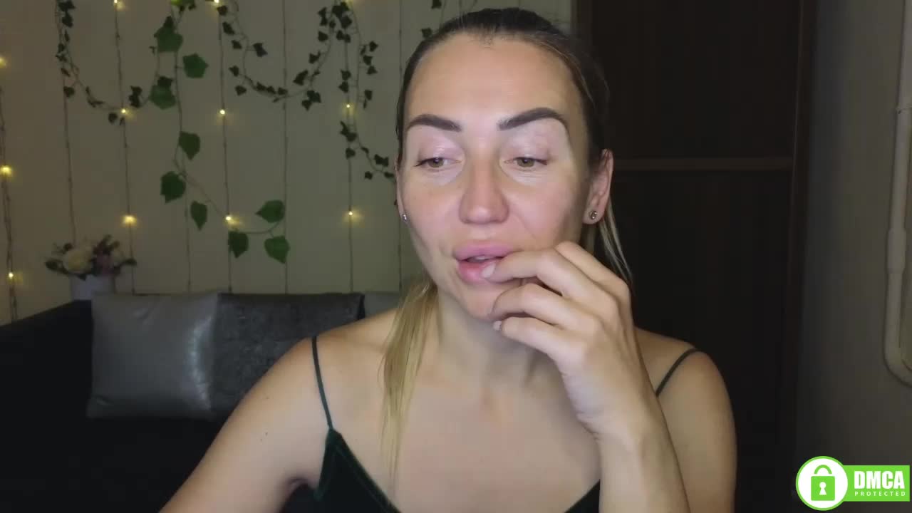 Jullyblondkiss Cam Model Chat October 29, 2025