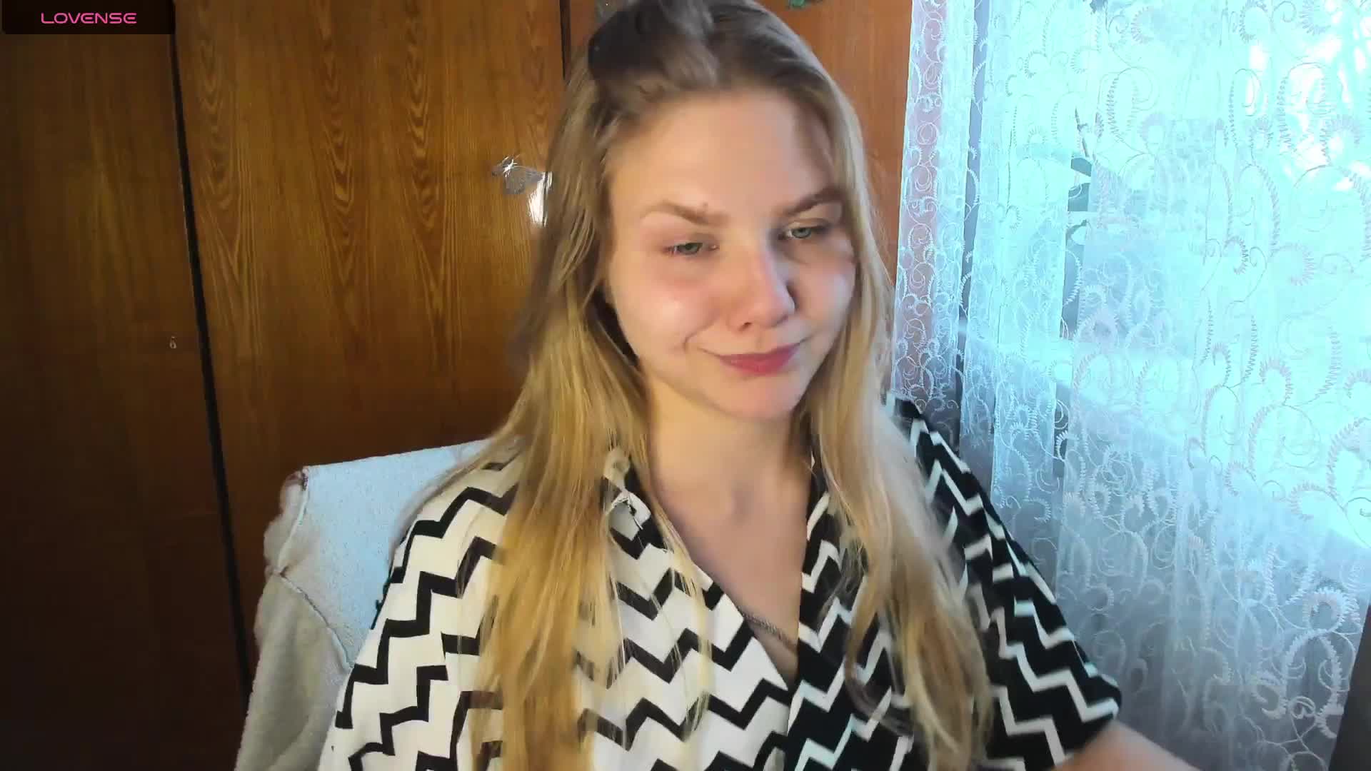 Emma-Frizea Cam Model Chat October 29, 2025